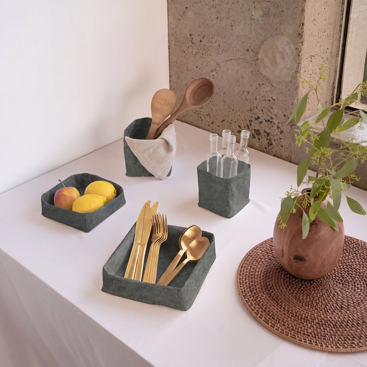 LOLLIE TRAY DARK GREY