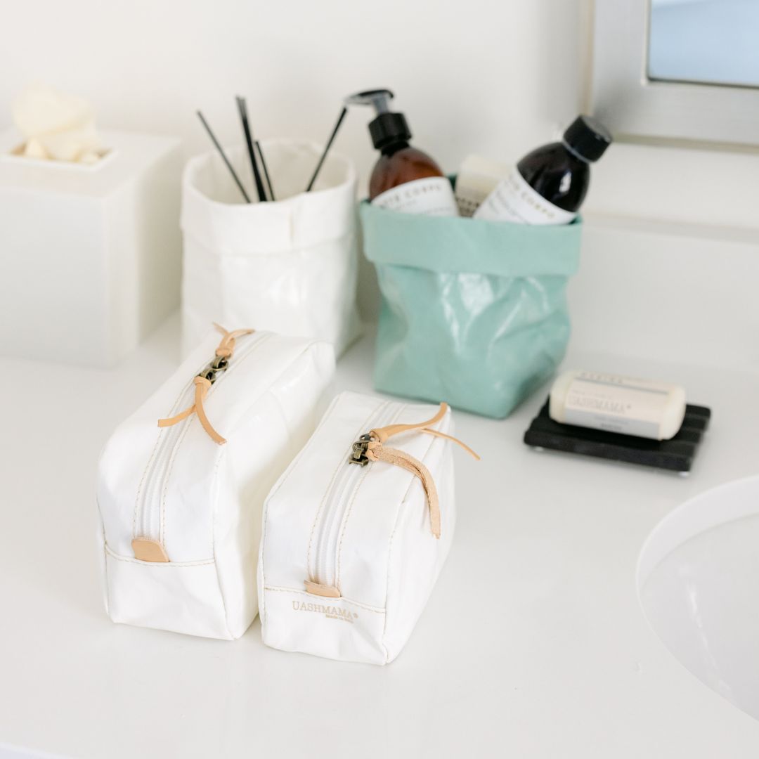COSMETIC BAG GLOSSY