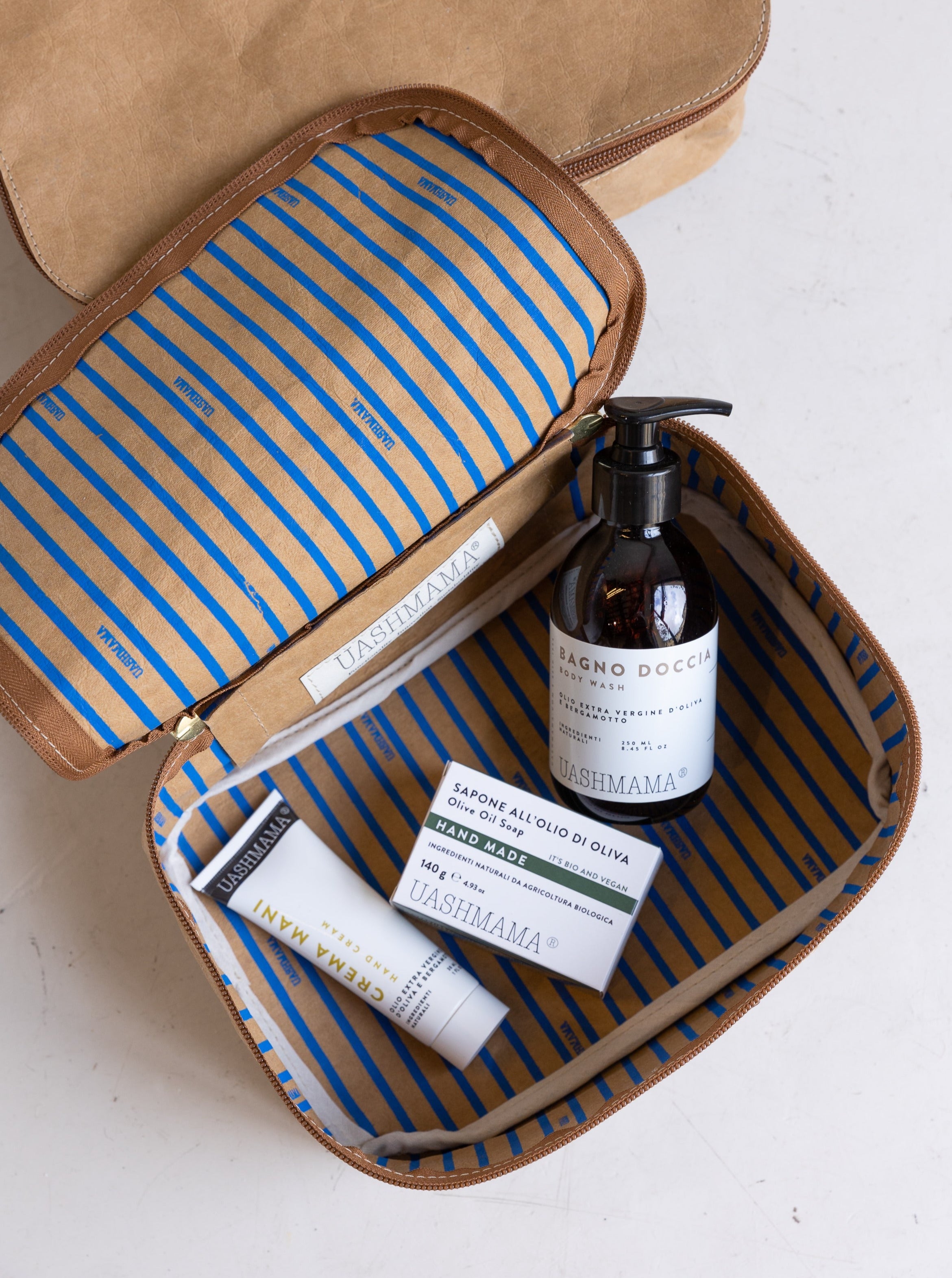 LIPARI TOILETRY CASE