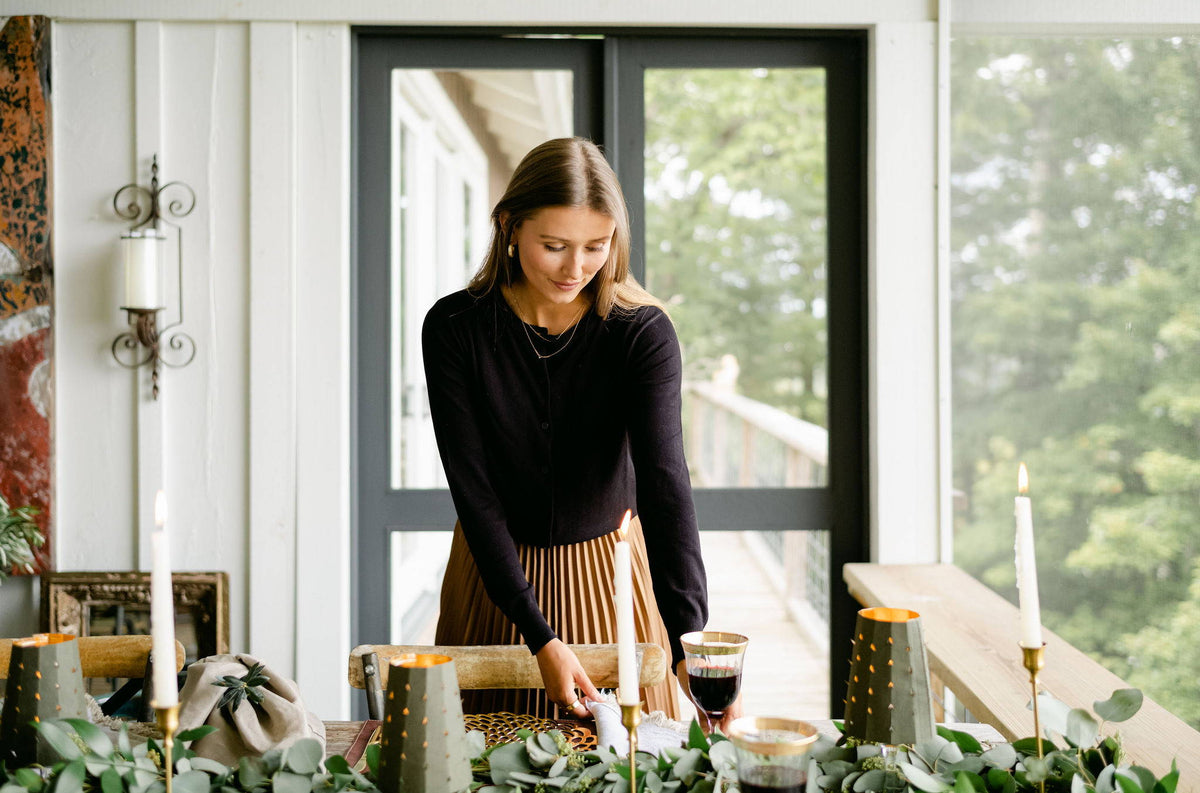How To Create A Beautiful Holiday Tablescape