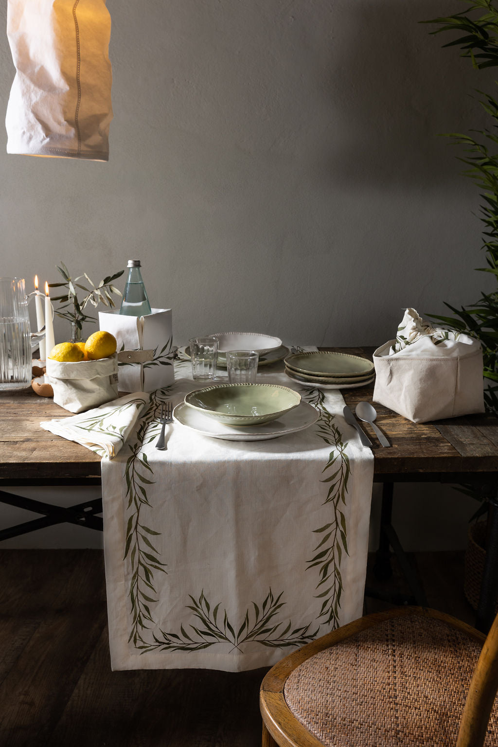 TABLE RUNNER OLIVA LEAF