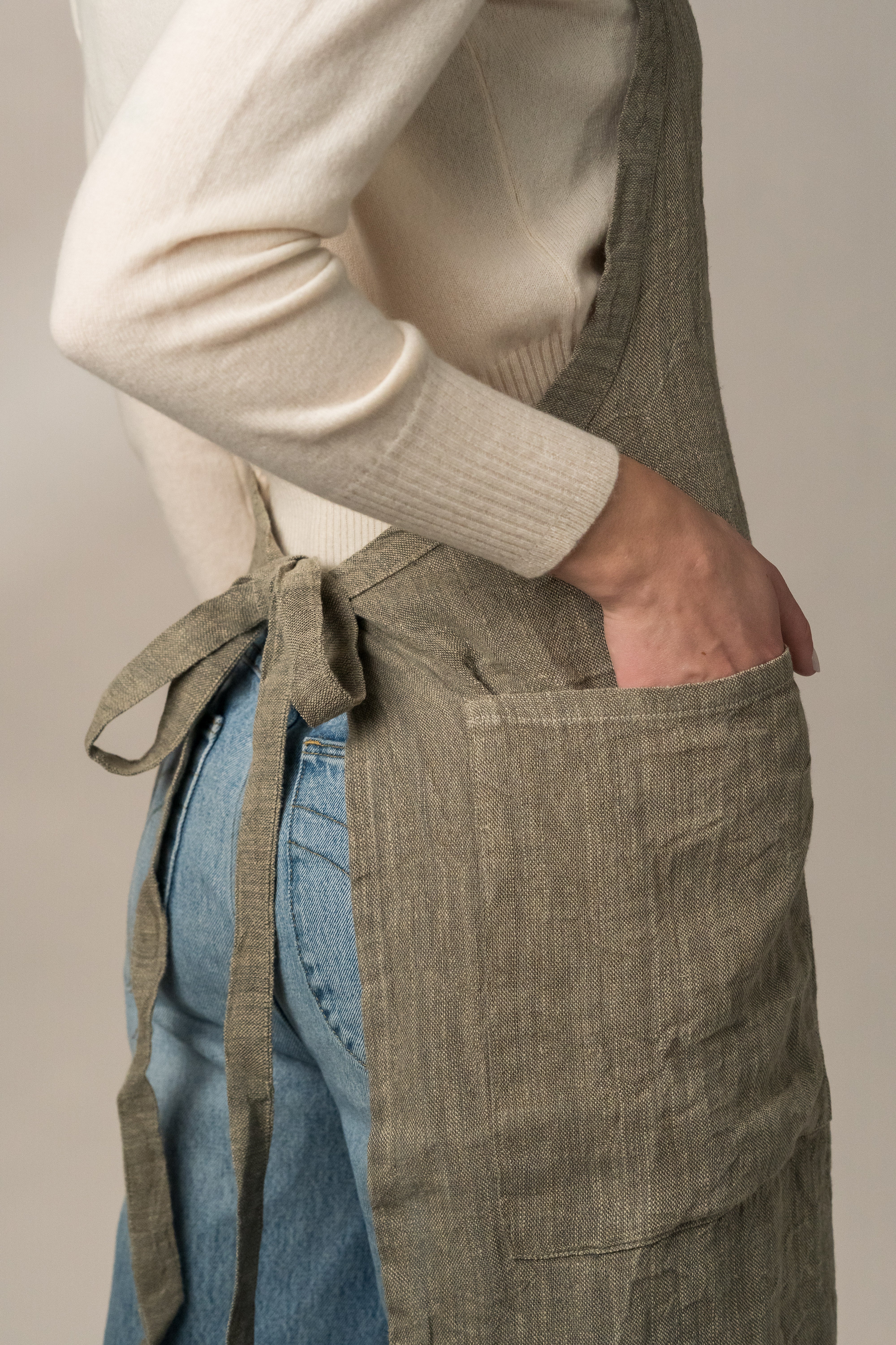 LINEN APRON