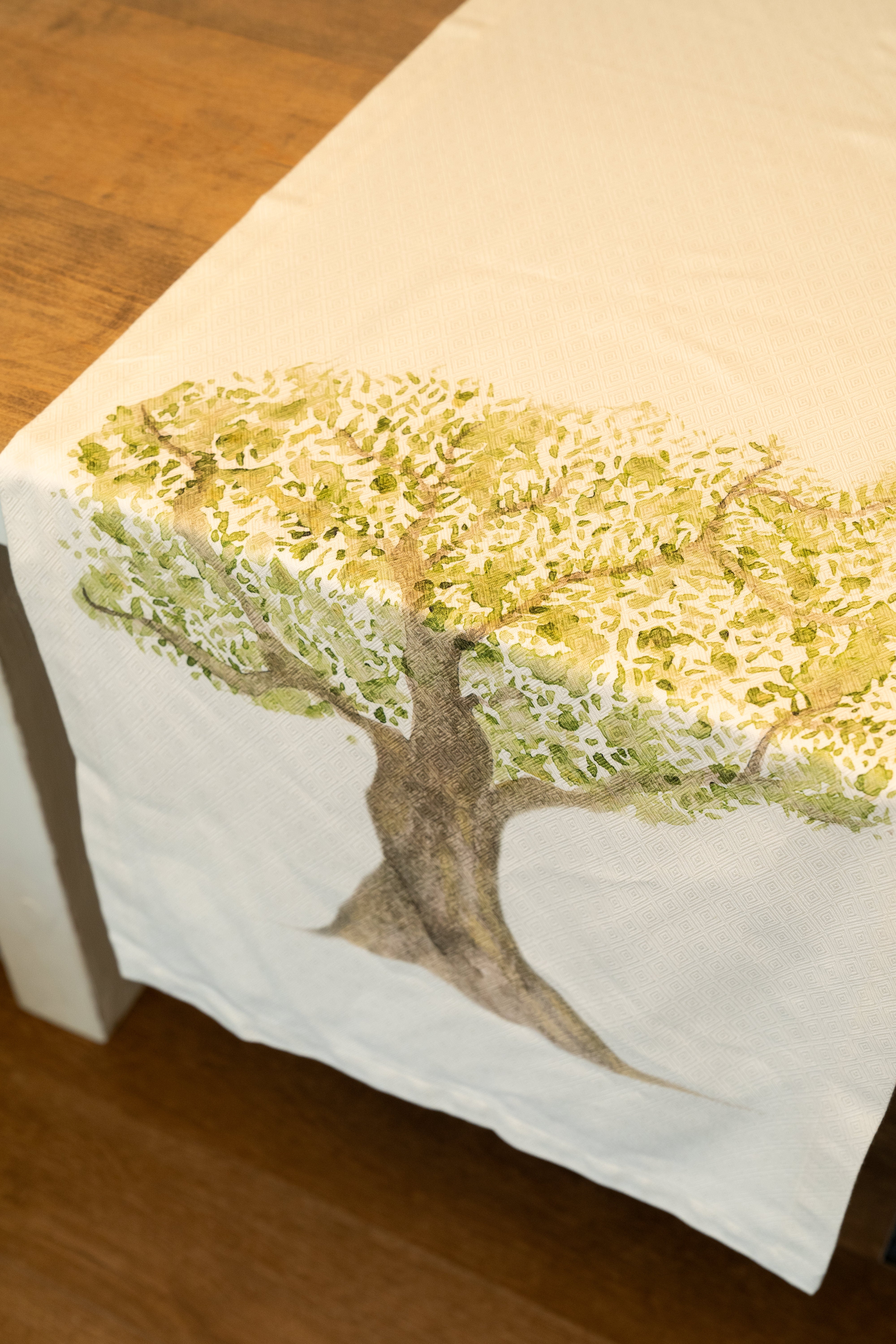 OLIVE TREE RUNNER