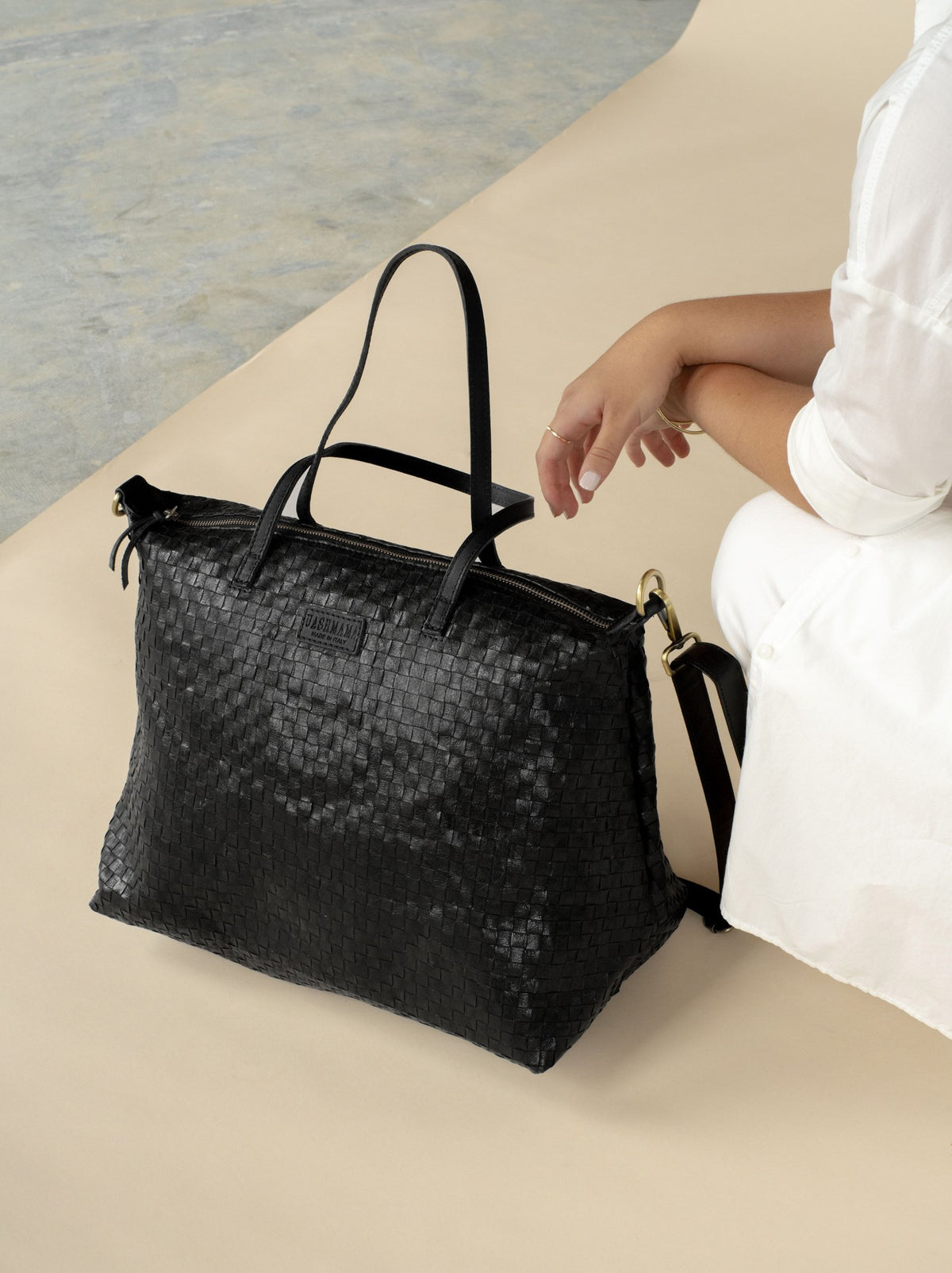 #color_woven black