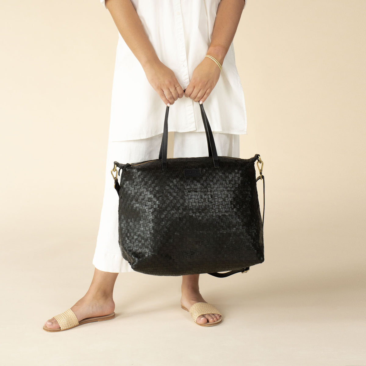 #color_woven black